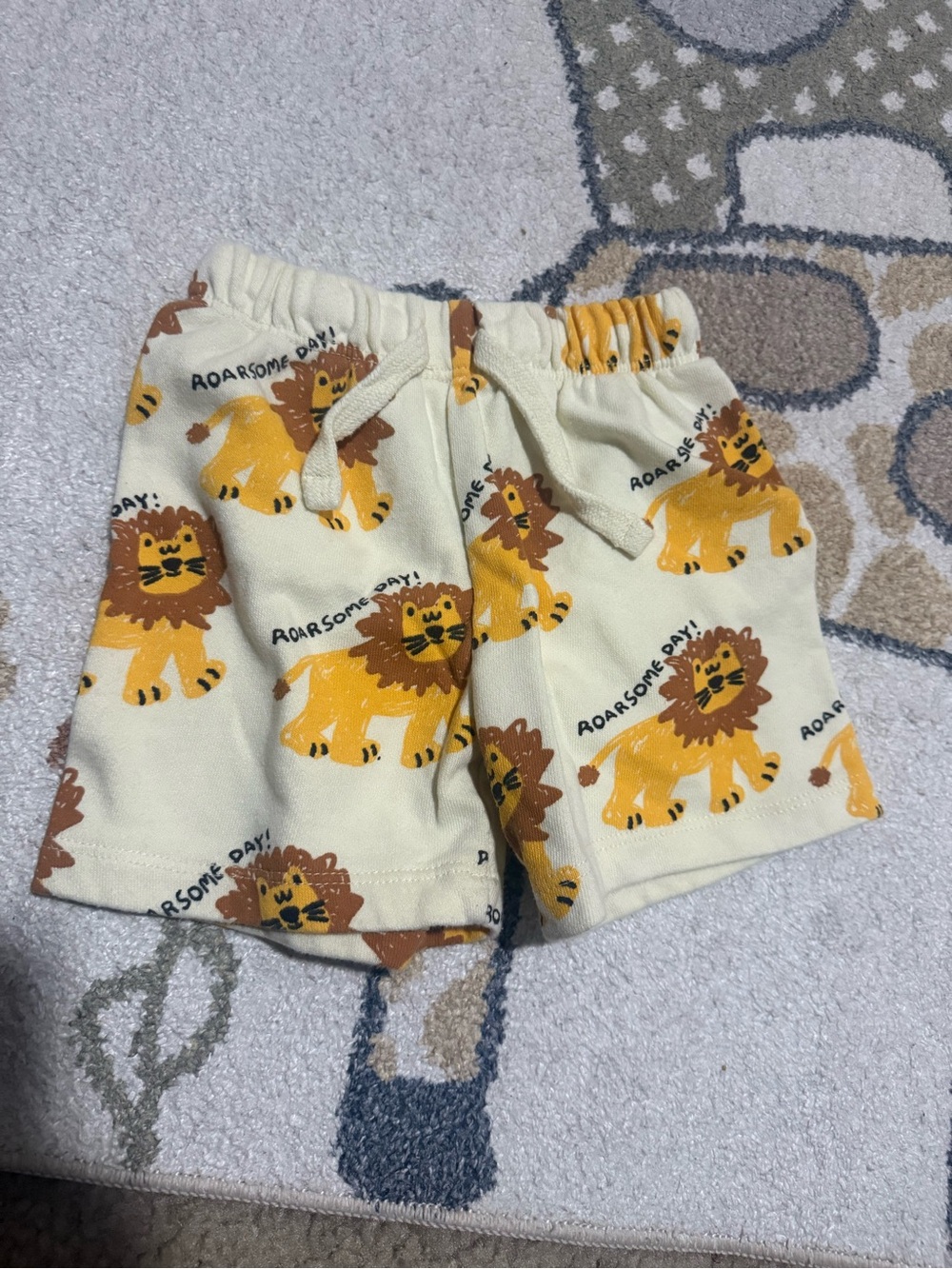 Zara Cream Shorts with Yellow Lion Print